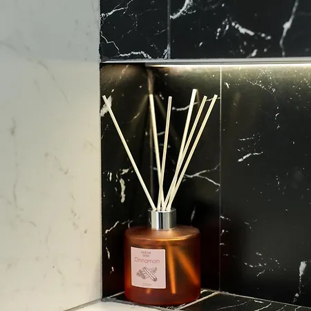 Daire Sapphire By Dove *